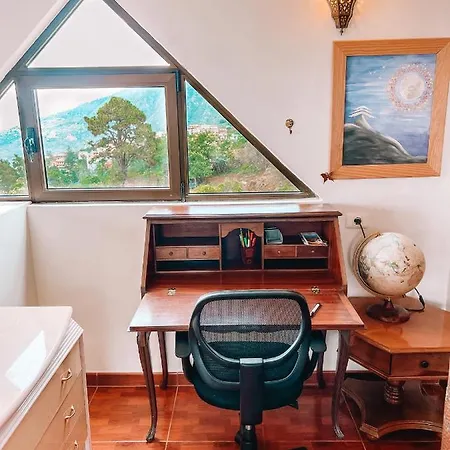 Semesterbostad Sun-soaked W Patio, Balcony & Garden - Aguilas *