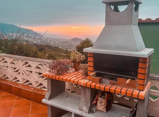 Semesterbostad Sun-soaked W Patio, Balcony & Garden - Aguilas