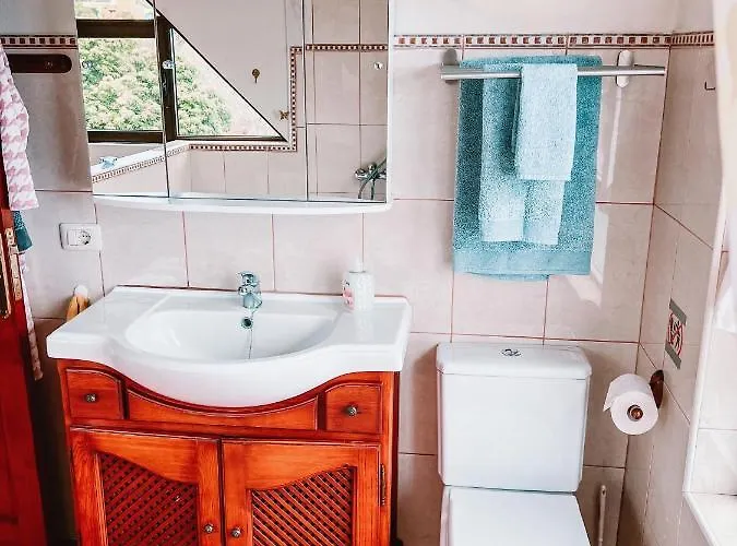 Sun-soaked W Patio, Balcony & Garden - Aguilas Semesterbostad