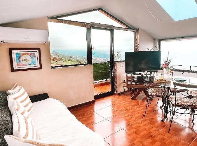 Sun-soaked W Patio, Balcony & Garden - Aguilas *