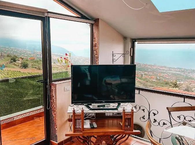 Semesterbostad Sun-soaked W Patio, Balcony & Garden - Aguilas