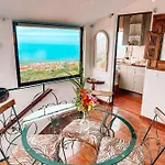 Sun-soaked W Patio, Balcony & Garden - Aguilas *
